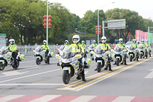 摩托车.jpg 摩托车.jpg